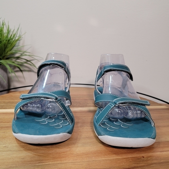 NWOT Clarks Women's Tresca Trace Ankle Strap Outdoor Sandal Teal 8.5 - Picture 11 of 16